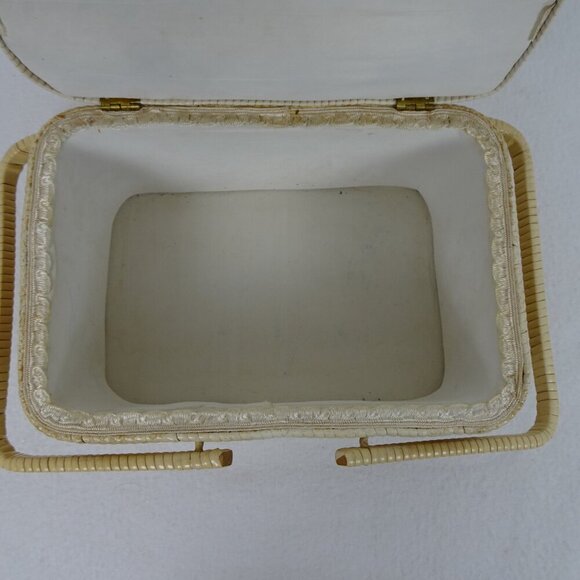 Vintage Wicker Woven Sewing Box Basket Beige Tan Ratan Lined - Picture 7 of 11